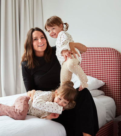 In Bed With Zenn – Jess Hislop