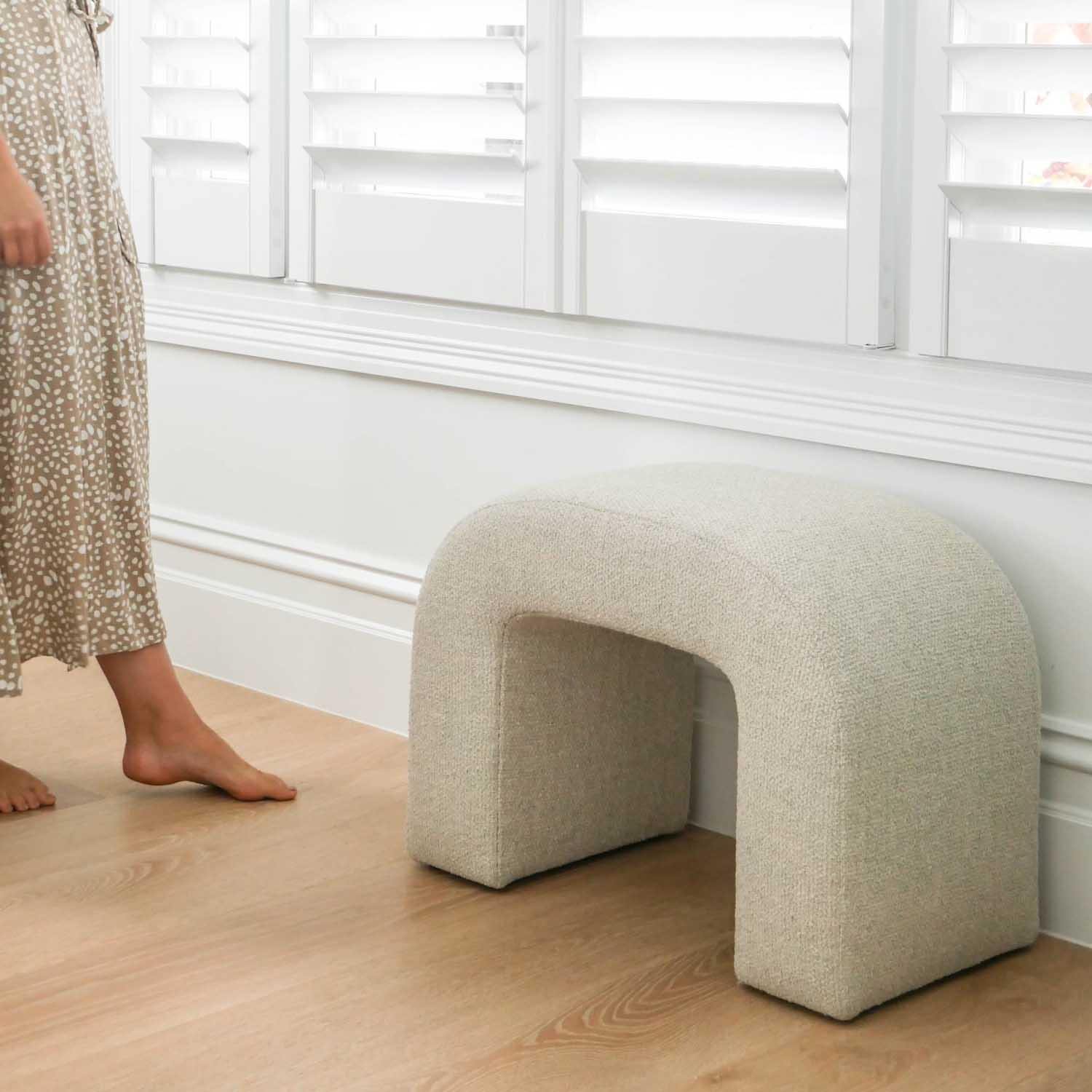 The Little Curved Stool - ZENN DESIGN